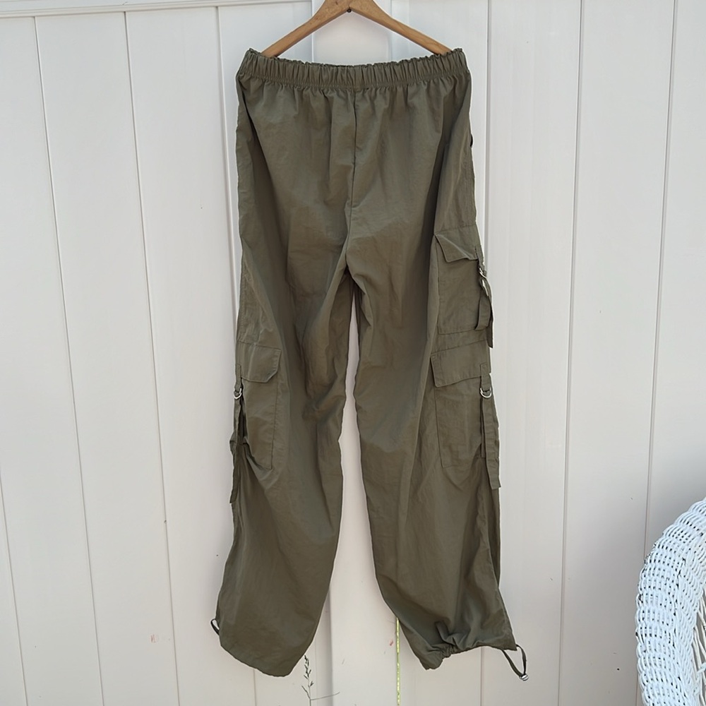 Parachute Pants Army Green with draw string waist and pant let, 3 pocket size M - Picture 9 of 10